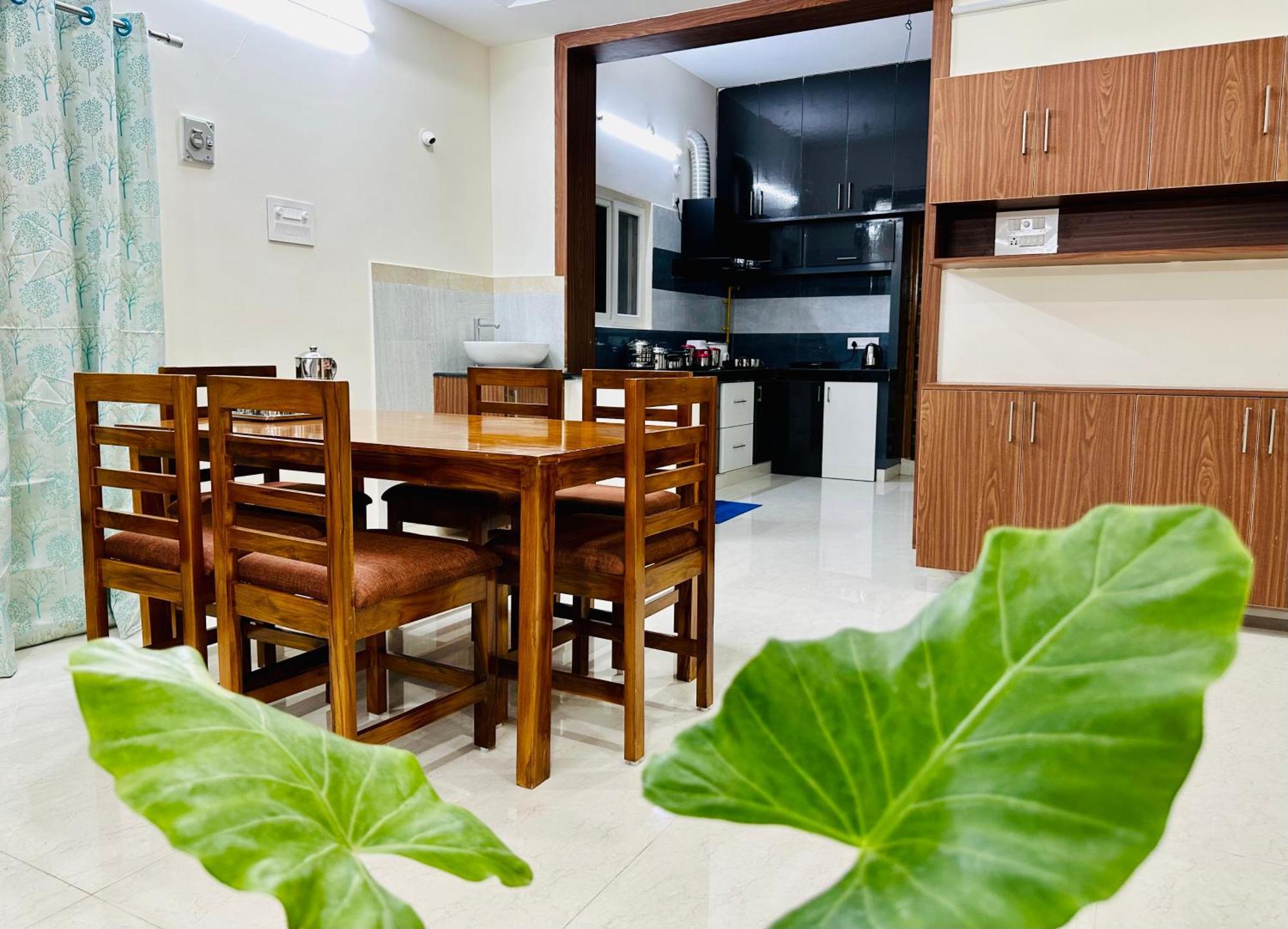 Truelife - 3Bhk Ac Apartments For Large Family - Best Location - Direct Flyover To Alipiri Gate - Walk To Ps4 Veg Restaurant - Modular Kitchen - Super Fast Wifi - Android Tv - 250 Jio Channels - Easy Access To All Temples - Top Service With Lots Of L Tirupati Exterior photo