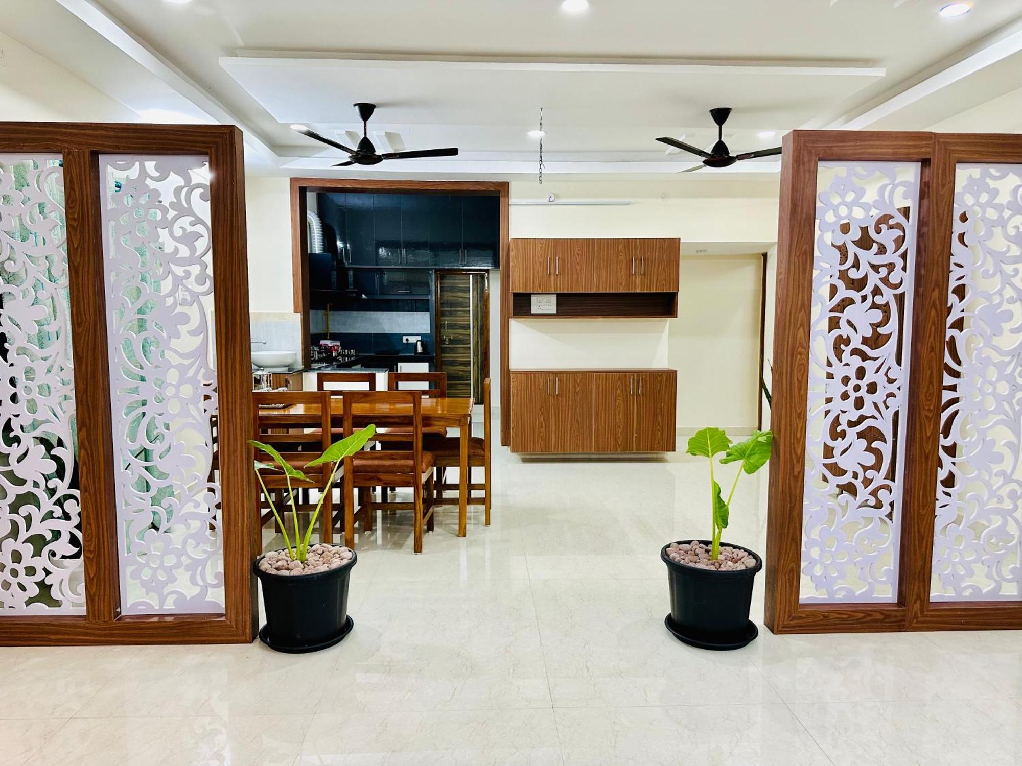 Truelife - 3Bhk Ac Apartments For Large Family - Best Location - Direct Flyover To Alipiri Gate - Walk To Ps4 Veg Restaurant - Modular Kitchen - Super Fast Wifi - Android Tv - 250 Jio Channels - Easy Access To All Temples - Top Service With Lots Of L Tirupati Exterior photo