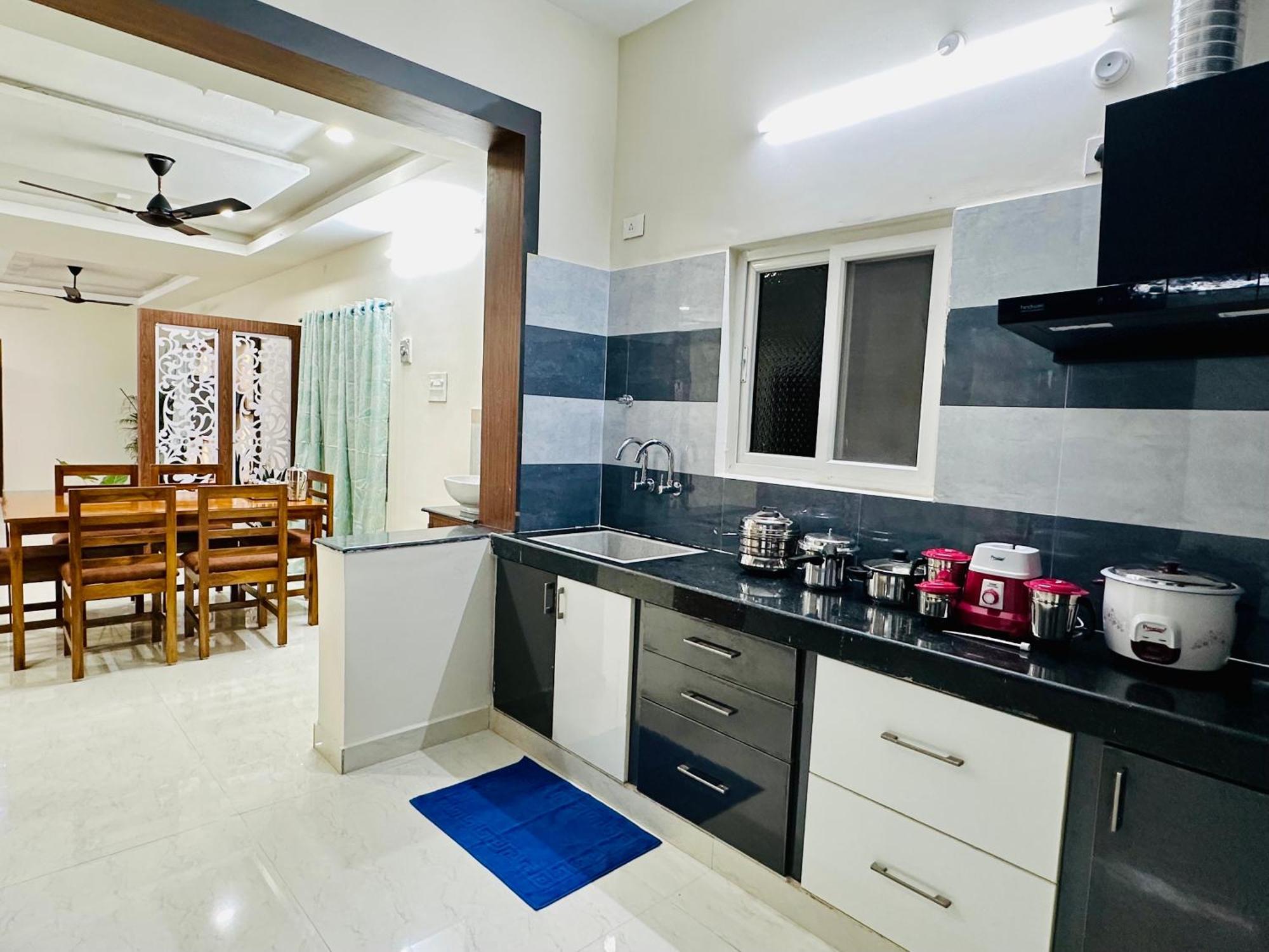 Truelife - 3Bhk Ac Apartments For Large Family - Best Location - Direct Flyover To Alipiri Gate - Walk To Ps4 Veg Restaurant - Modular Kitchen - Super Fast Wifi - Android Tv - 250 Jio Channels - Easy Access To All Temples - Top Service With Lots Of L Tirupati Exterior photo